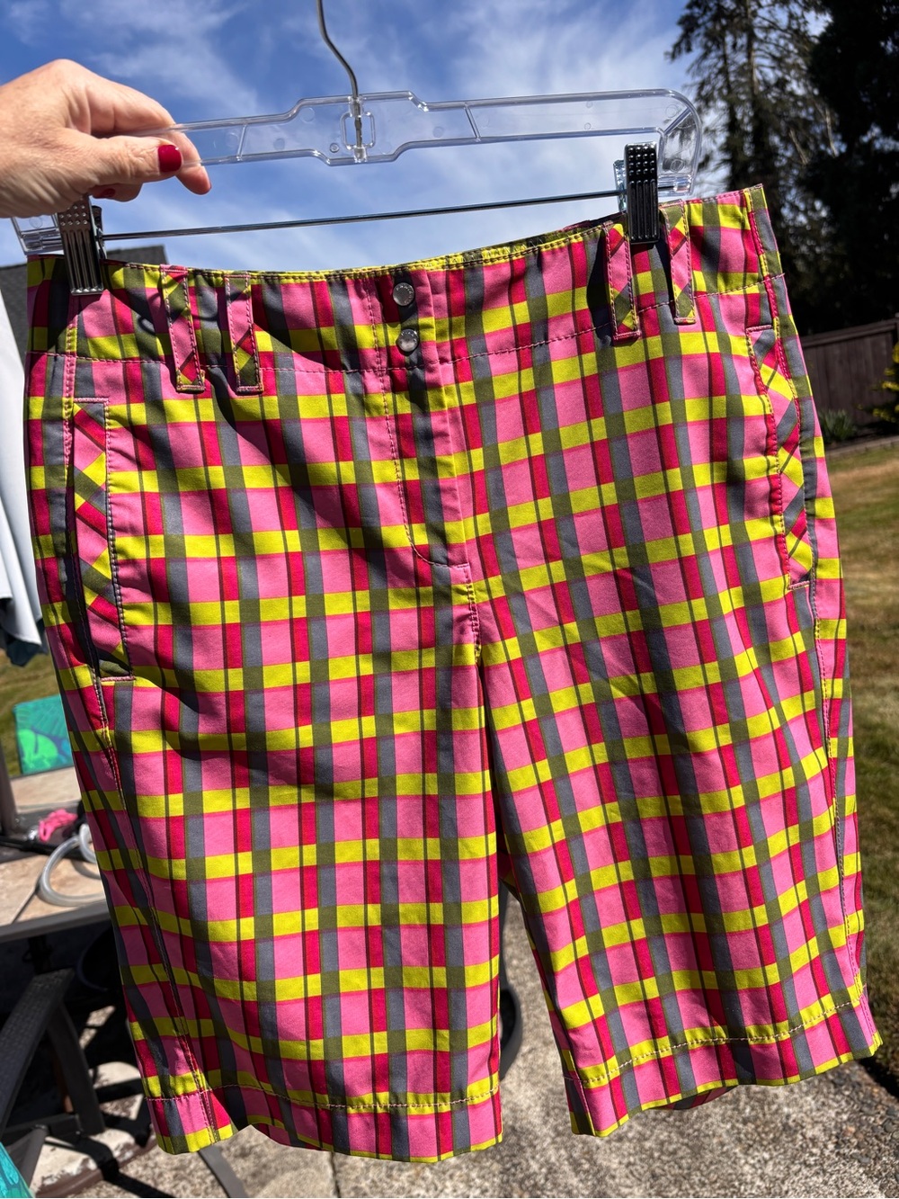 Annika Cutter & Buck Women’s Plaid Shorts. Size 8